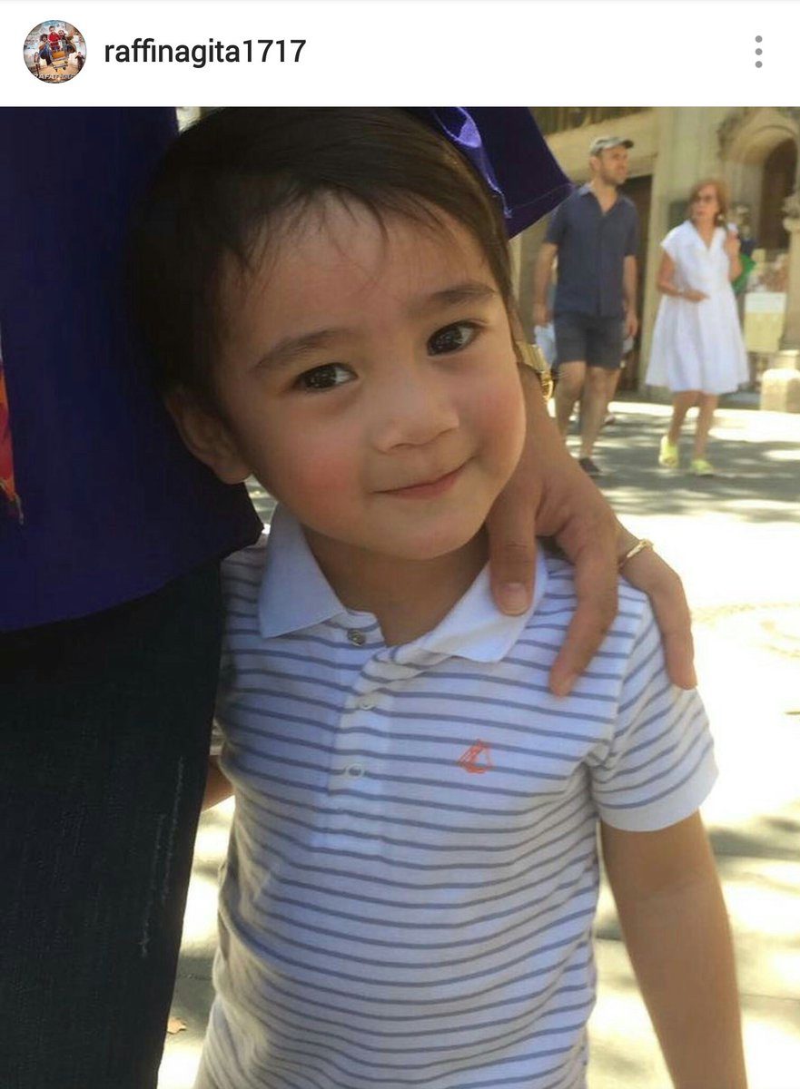 Pink18xo's tweet photo. Ya Allah, Rafathar 😍😍 dia mau minta apa aja gue kasih dah kalo disenyumin begini mah 😘 https://t.co/UtcEBXJAJD