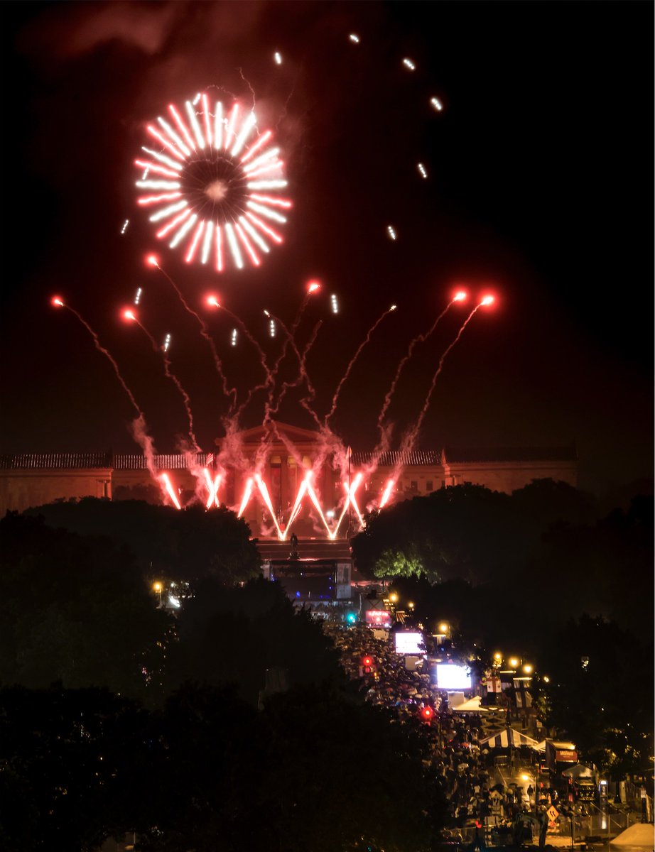 PhillyMCAAA's tweet image. Happy Independence Day! #July4thPhilly means plenty of #fireworks shows. Find out when you can catch them here: welcomeamerica.com