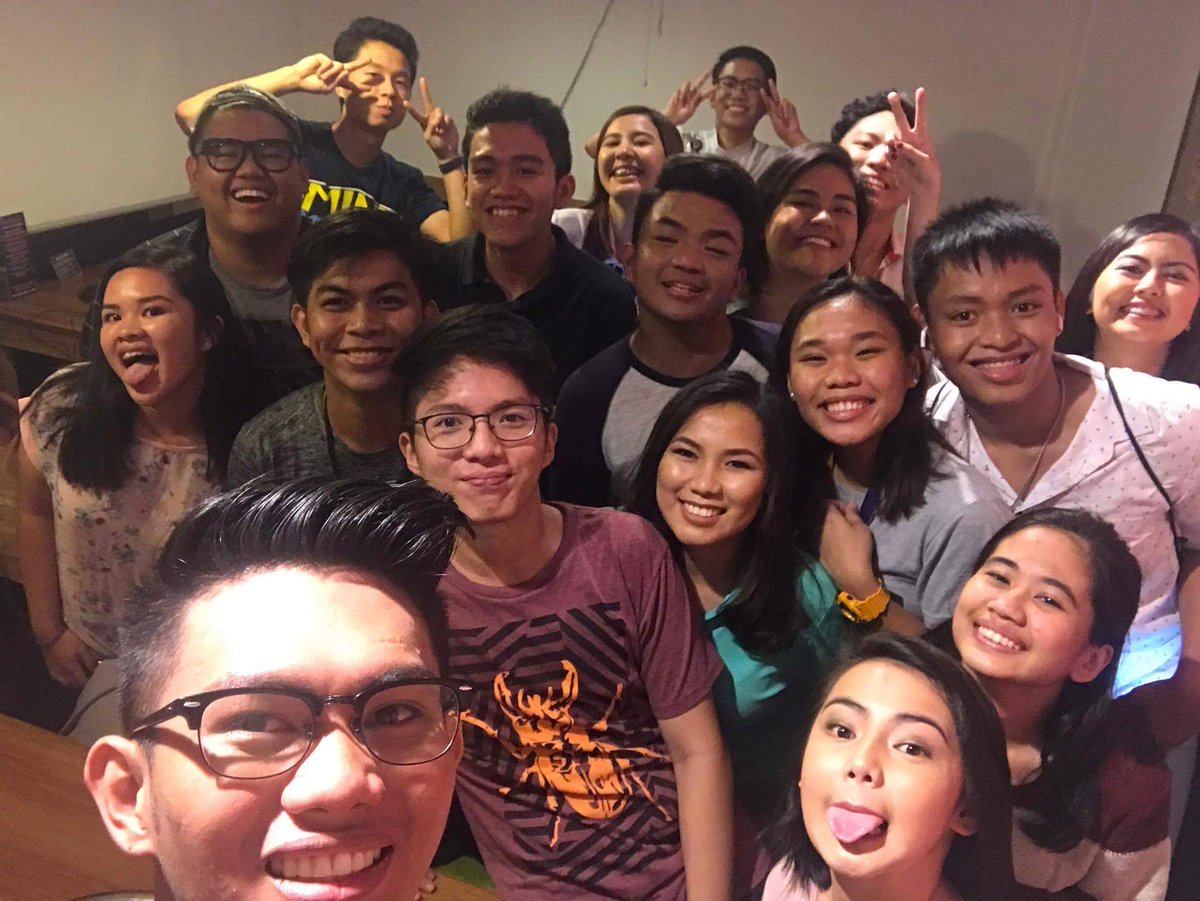 BayMarcccc's tweet image. A first of many more bondings to come for this family 💛💪This emotional teary-eyed session was fun 😂 Luv u guys @UST_CSC 💛 KTV na next 💪