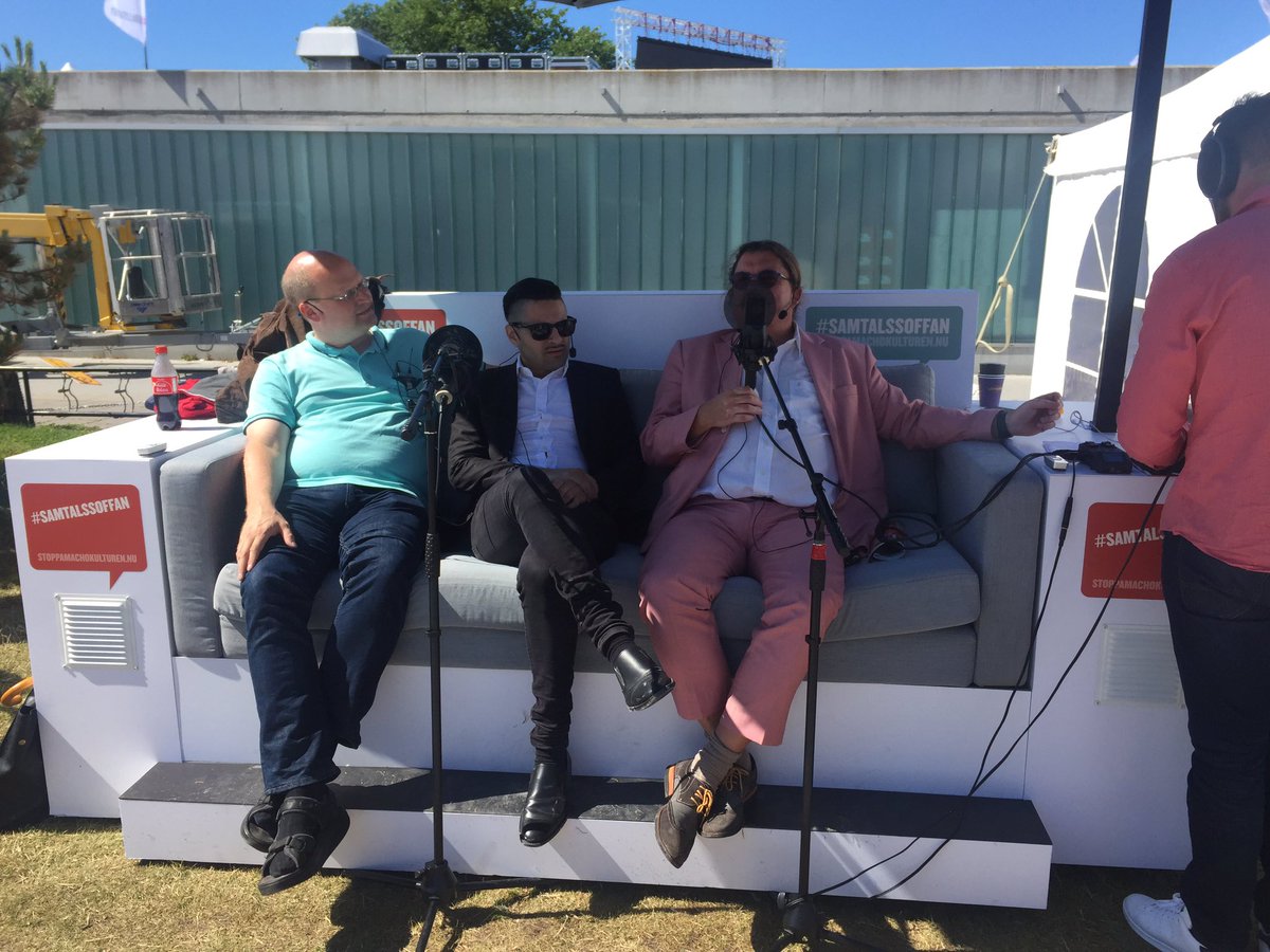 Per C Sjöborg pratar universal basic asset tillsammans med @Karimjebari och <a href="/AndersEkholm/">Anders Ekholm</a> från #institutet förframtidsstudier.
#almedalen