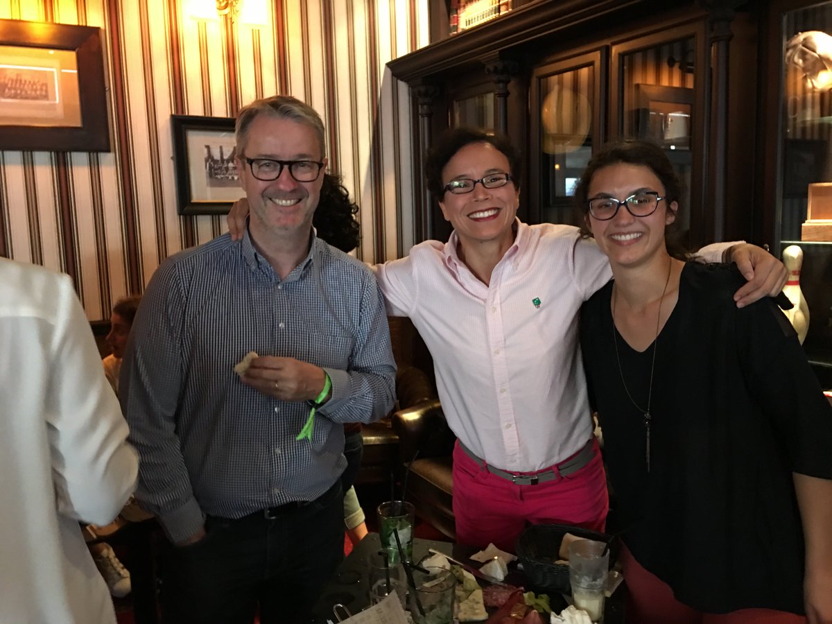 rouen_0122_MDJ's tweet photo. Une ambiance chaleureuse autour d'un verre pour parler crédit immobilier et placements avec les internes en pharmacie AIPBR Jeudi dernier 😀🥂 https://t.co/6oENlRv3gY