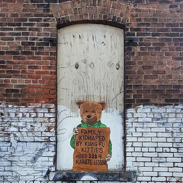 1xRUN's tweet photo. Something new in #EasternMarket by @sean9lugo for #LAXDTW curated by @thinkspace_art and on view now at @inner_state. #innerstategallery #1x https://t.co/ZEEwbeTvgL