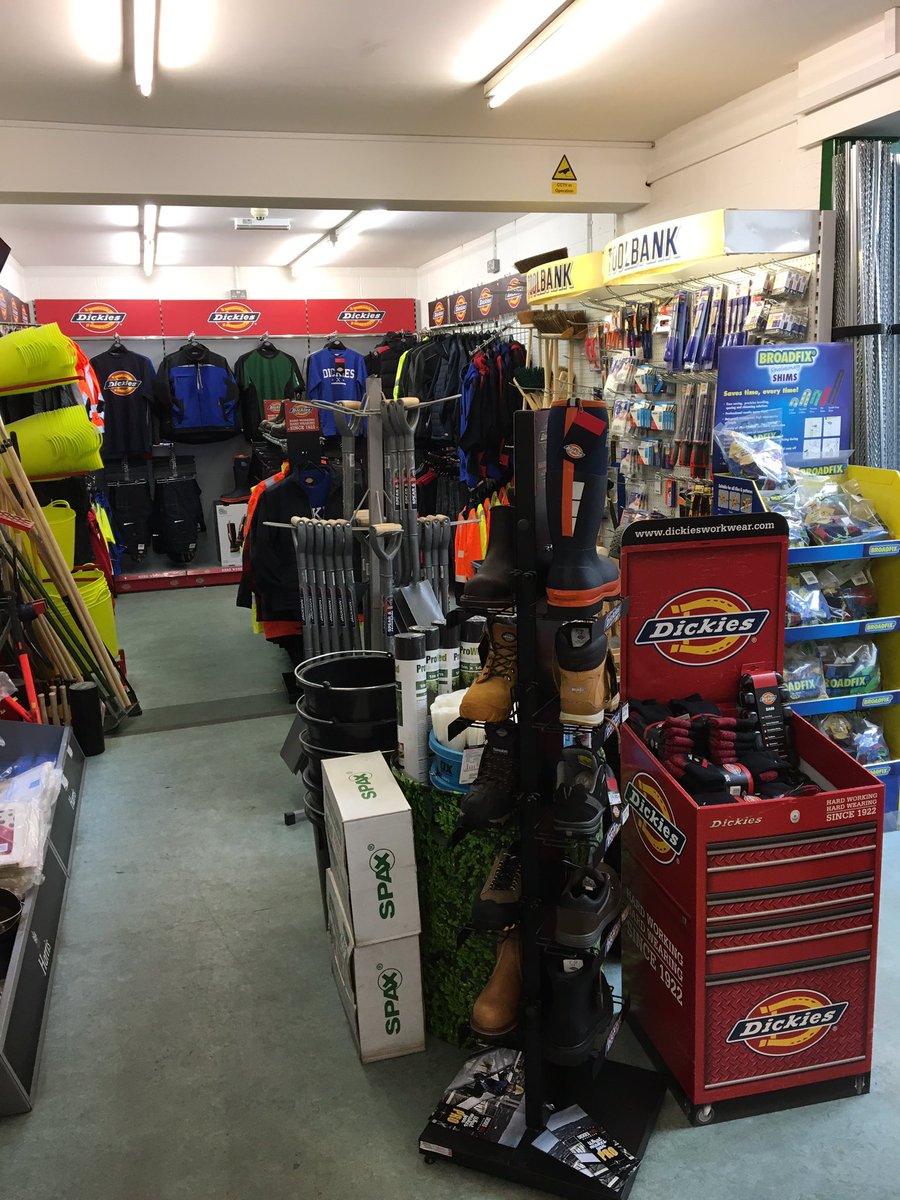 <a href="/BSupplies/">Builders Supplies (West Coast) Ltd</a> #cleveleys <a href="/DickiesEurope/">Dickies Europe</a> new #workwear centre lots of choice &amp; stock @SarahDickies @Stuart_WDE @serialtrainer7 <a href="/Andrew_WDE/">b</a>