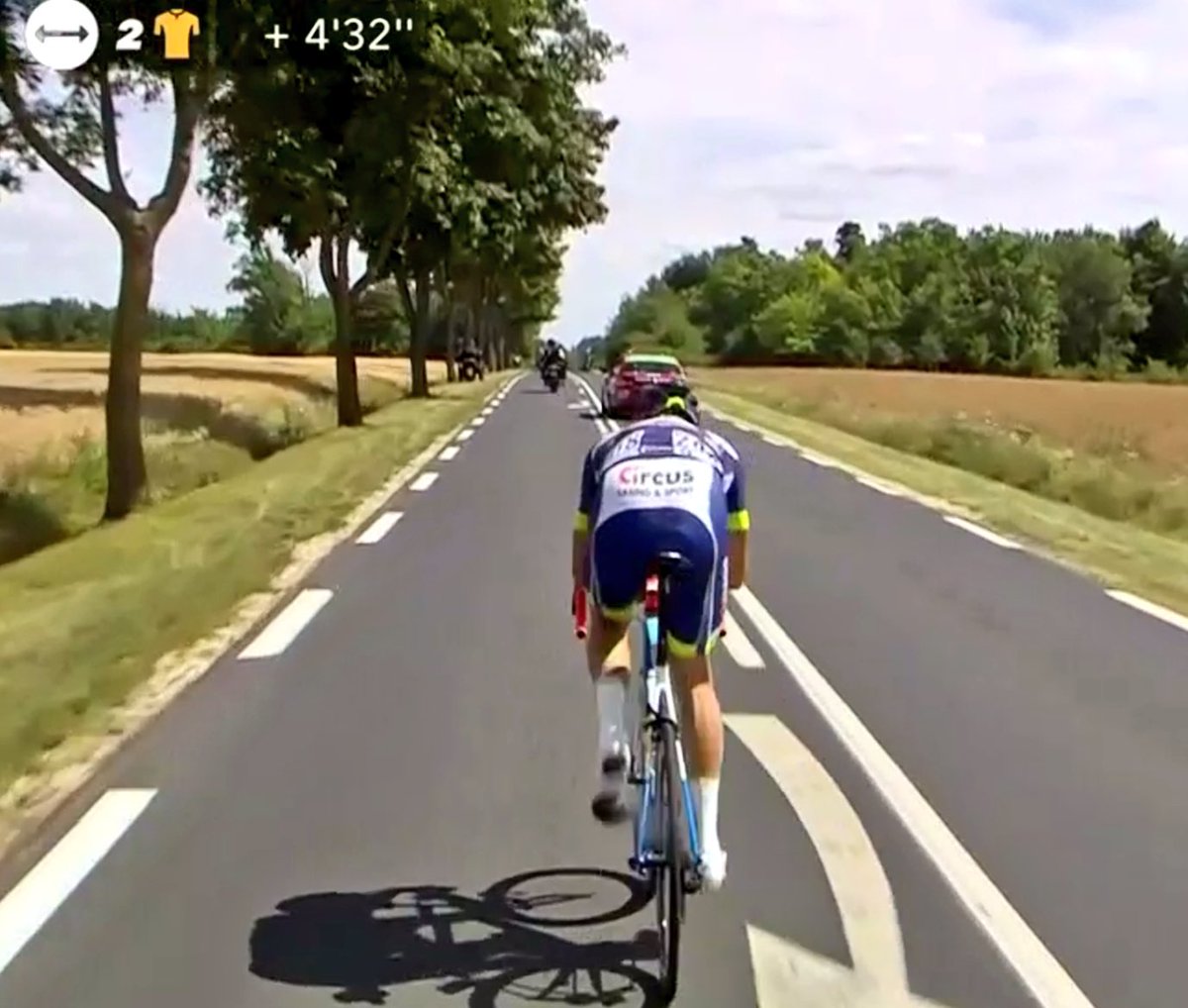 custom4us's tweet photo. Un problema muy muy común en el ciclismo, da igual el nivel y las capacidades del ciclista. #biomecánica #asimetría #TourTVE #TDF17 https://t.co/YpTf1CDqHw
