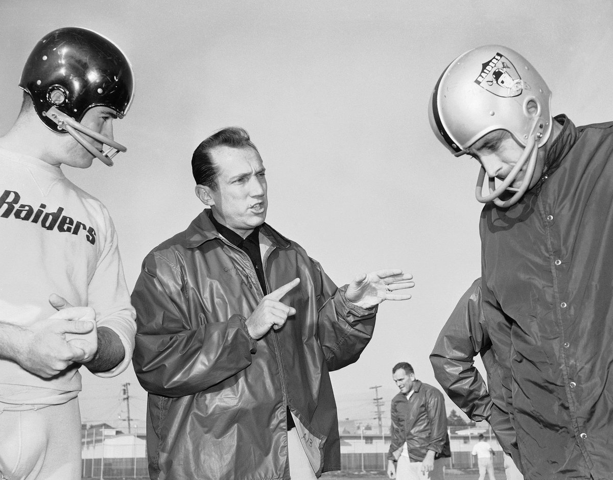 NFLLegacy's tweet photo. "Just win, baby!"

#OTD in 1929, former @RAIDERS HC, GM and owner Al Davis was born. #NFLHistory https://t.co/WglDZR9Ktd