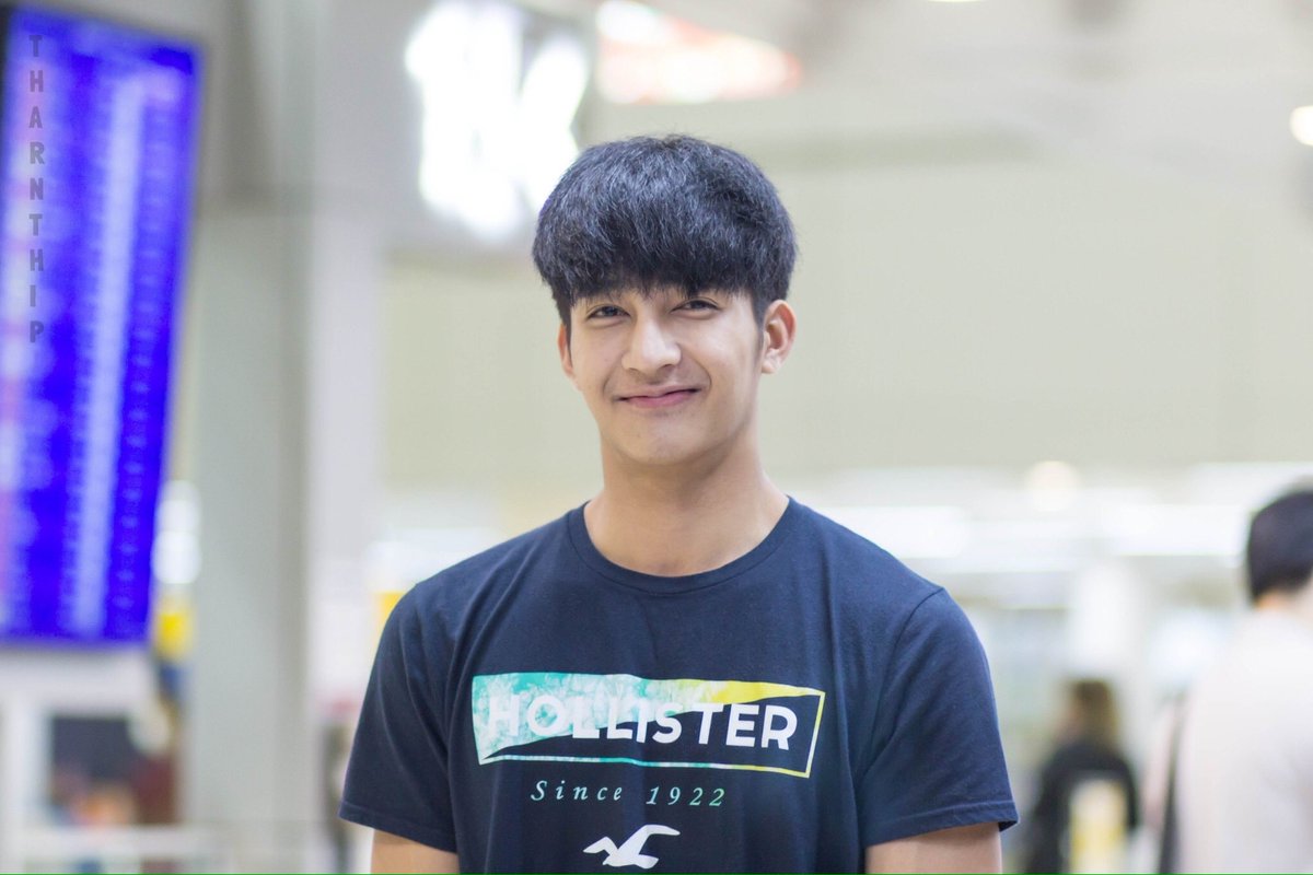 mtbtharnthip's tweet photo. [01.07.60] ยิ้มแล้วน่ารักขึ้นไปอีก @Earth_Pirapat https://t.co/BPjMmCK4dr