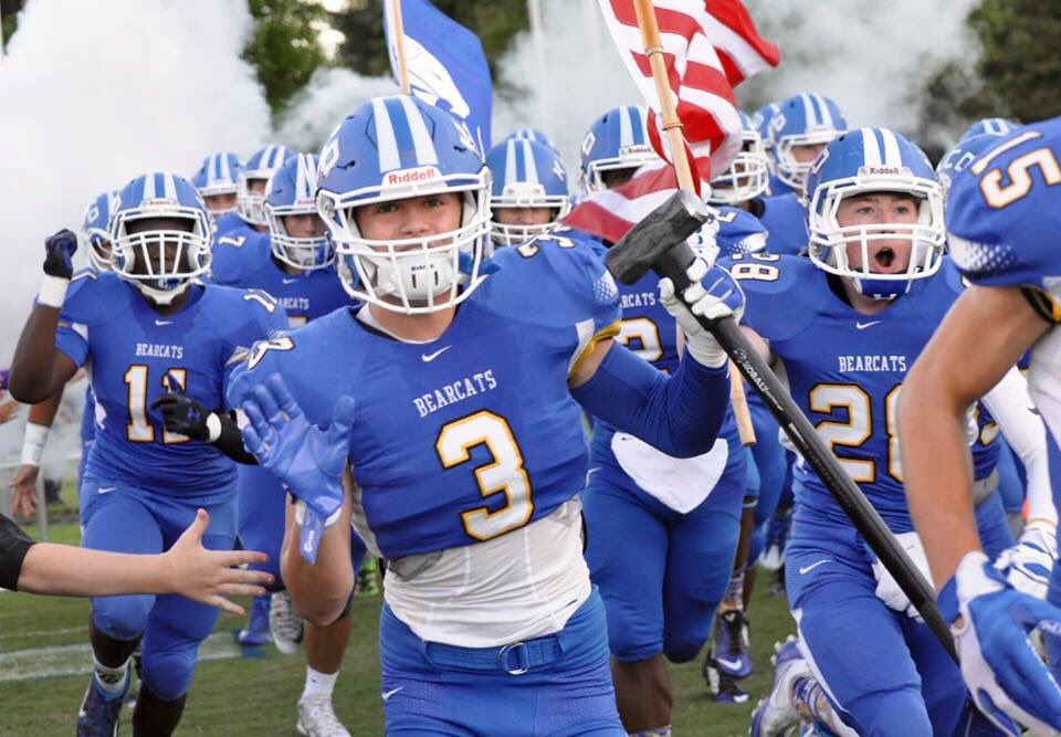 KCDFootball1's tweet photo. Happy 4th of July! Enjoy time to rest and relax. See you Monday July 10 at 8:30am, ready to test! #GoGetIt2017 #45DaysToGo https://t.co/7VqHAYuiT8