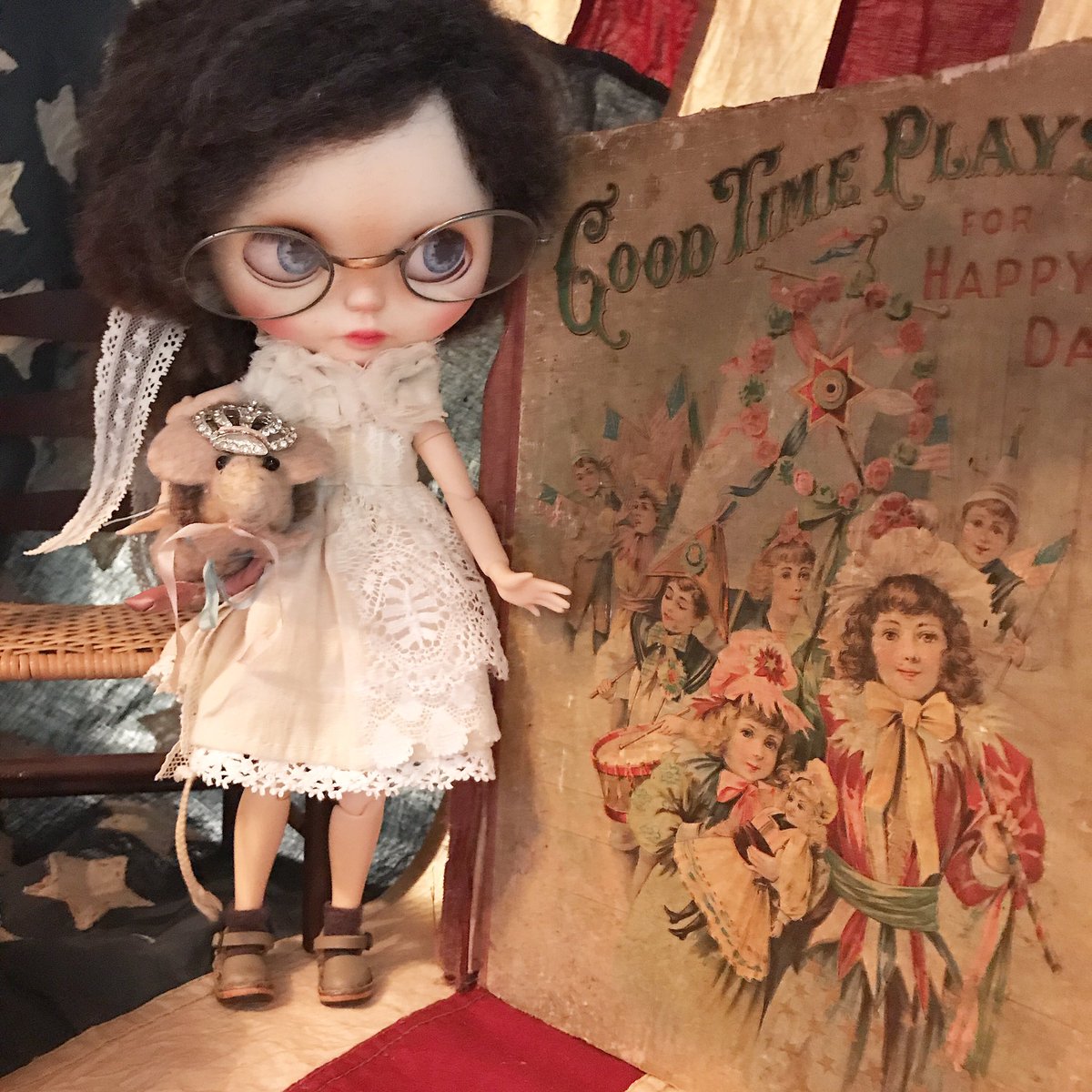 Christiejray's tweet photo. Thankful for the freedom to march to the beat of your own drum.Happy 4th friends!March on!โค๏ธ๐๐ซ #Blythe #elizathemouse #lulakate ๐ญ๐ง๐ป๐ธ https://t.co/9CgCsyvYv8