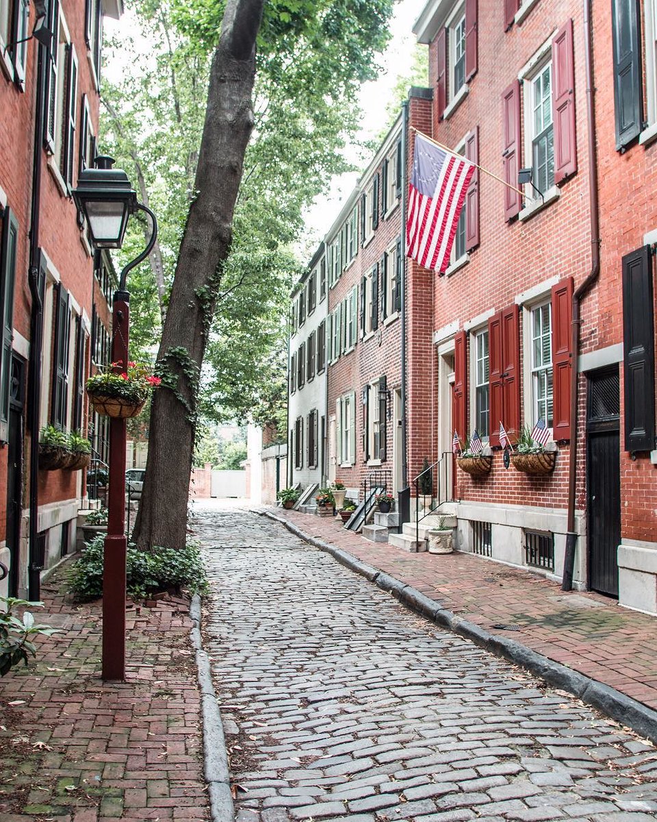 Happy Fourth from Away! #AwayintheUSA 
📷  <a href="/alice_gao/">Alice Gao</a> @ diannnneee <a href="/HannaStefansson/">Hanna Stefansson</a> <a href="/ZioandSons/">Zio & Sons</a>