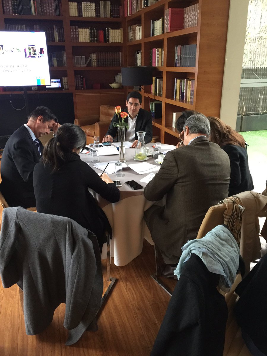 Construye2025's tweet photo. Construye2025 realizando taller sobre logros, aprendizajes y desafíos en su primer año de implementación https://t.co/K3MAI4TdX7