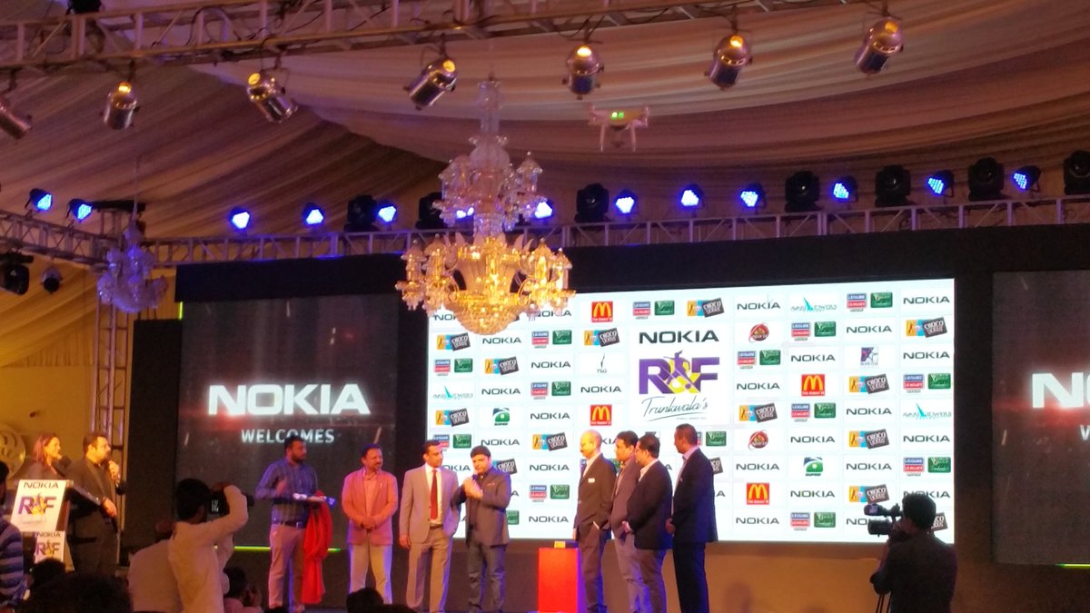 faizanrz's tweet photo. Unveiling the kit.
#LeasureLeagues #UniteForFootball #blogcoverage #RonaldinhoAndFriends https://t.co/6LeLuX01bs