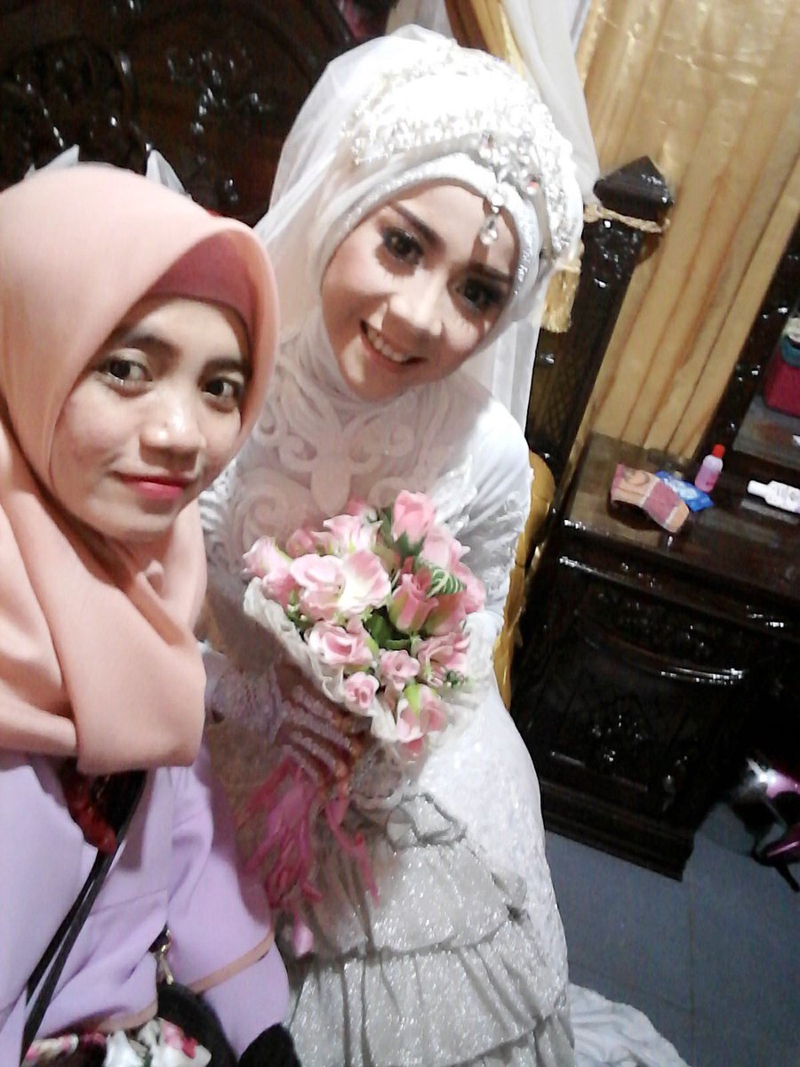 susanfebry's tweet photo. happy wedding my bestfrend rifatunnisa agustina dan Asep. smga mnjadi klrga yg SAMAWA ya. 😊#lastpost 3 juli 2017 https://t.co/76dEaipNOz