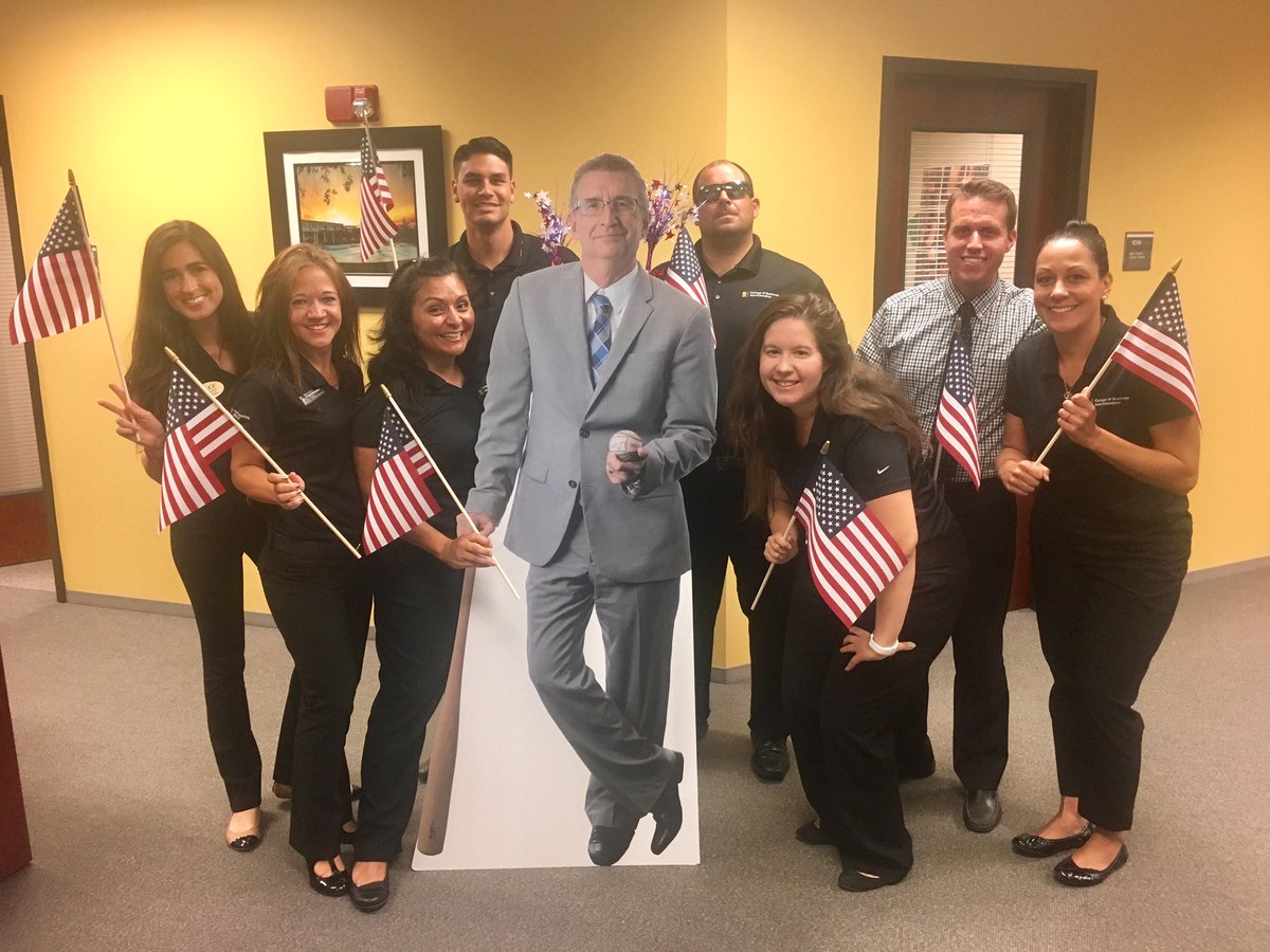 UCFBusiness's tweet photo. Happy Independence Day from the College of Business! ❤️🇺🇸💙#ucfbusiness #ucfopd #4thOfJuly2017 https://t.co/KrqId6Tdw9