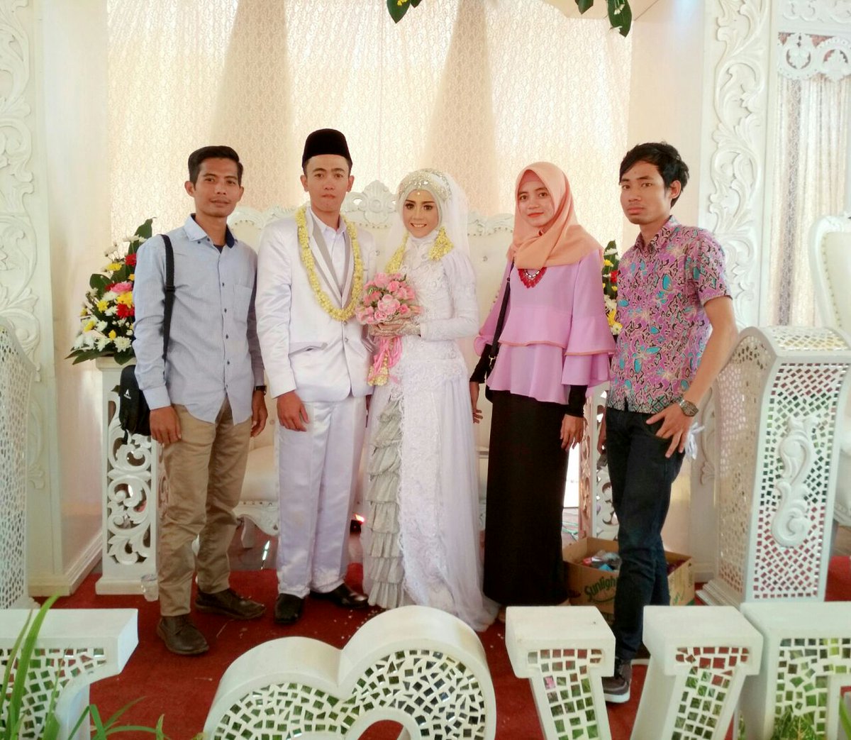 susanfebry's tweet photo. happy wedding my bestfrend rifatunnisa agustina dan Asep. smga mnjadi klrga yg SAMAWA ya. 😊#lastpost 3 juli 2017 https://t.co/76dEaipNOz