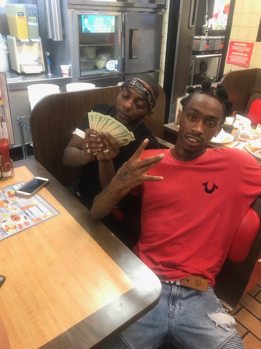 RealWooReligion's tweet photo. Money machine go beeeeep #EverythingGG @MOOKBOYFLYGOON https://t.co/ZbdpT3SACq
