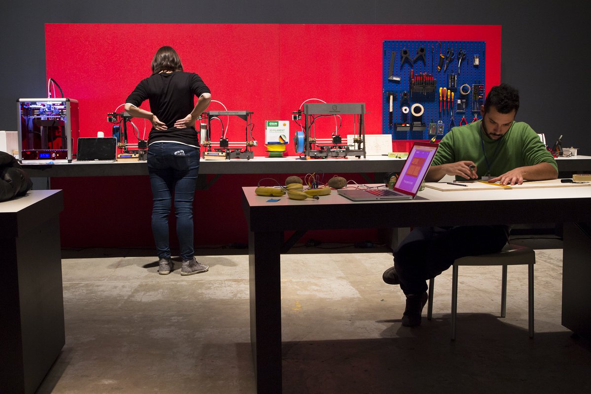 agenzialama's tweet photo. Se sei un #maker, #fabber o un professionista dell'#openmanufacturing questo questionario (breve!) è per te: https://t.co/cIBxkGcZOm https://t.co/rX5wBe1MyW