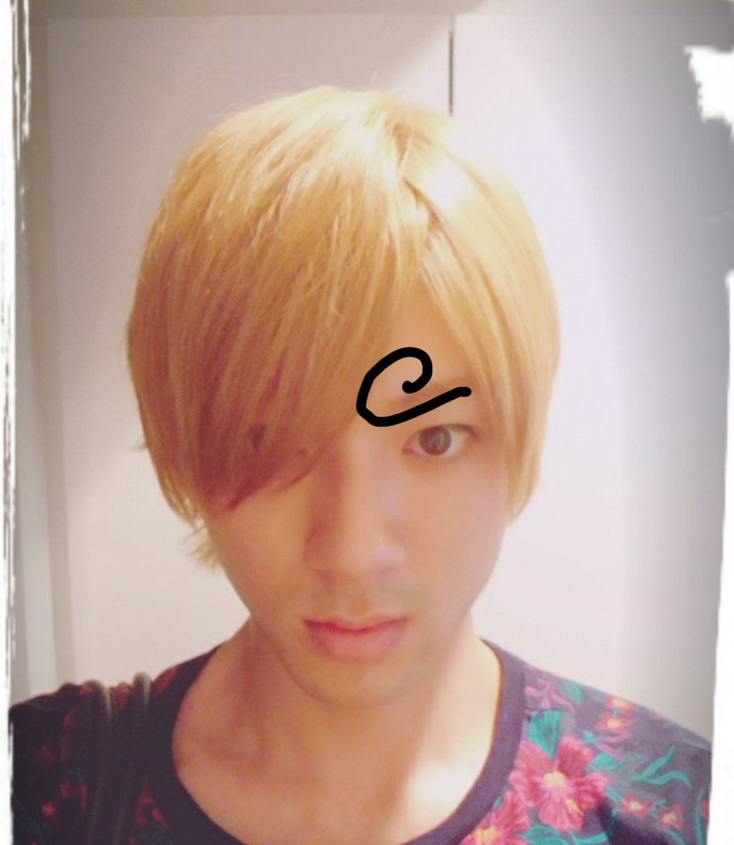 Yuri え サンジのまゆげってクルクルの向きかわったのか 知らなかった やまだの凡ミスだと思っててごめん