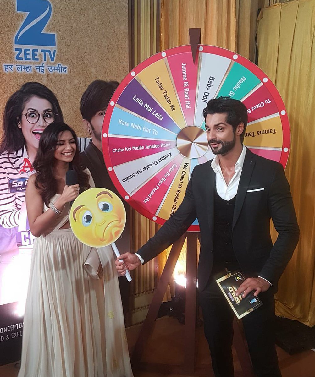 Buddhi_r's tweet photo. Dapper as always π #KaranWahi #Wahithehost #GoldAwards π @karan009wahi @ZeeTV https://t.co/7YhYhAsR3z