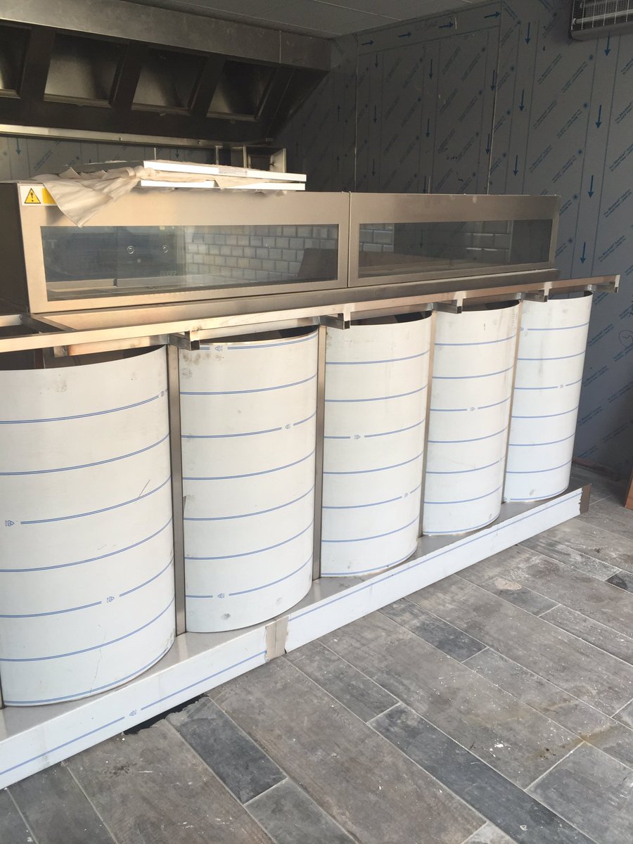 kelhamfriaryltd's tweet photo. Starting to look a lot like a fish and chip shop #newcounter #openingsoon @kelhamfriaryltd @KelhamBrewery @KelhamIsland 🐟 https://t.co/5VTcaMKoOy