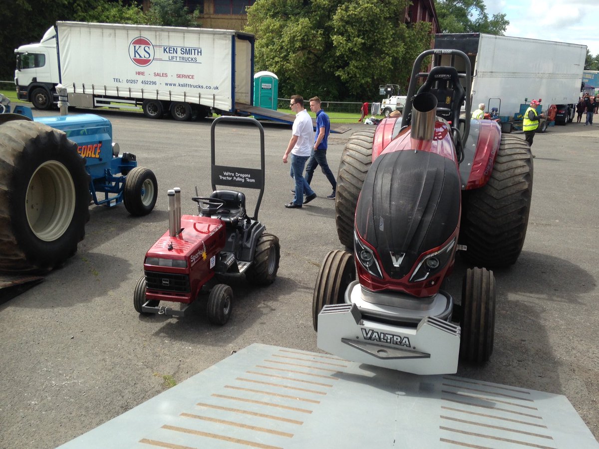 The Valtra Dragons at last weekends Kirkbride Truck and Tractor pull #tractorpulling <a href="/PowerPulling/">Power Pulling</a>