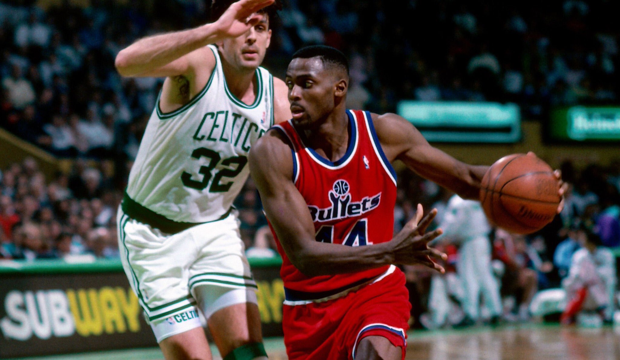 Happy birthday to former Bullet, Harvey Grant! 