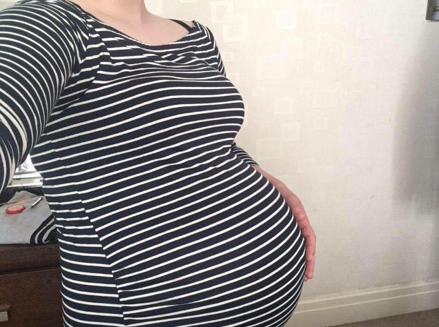 moylesarahlou's tweet photo. Granbaba is nearly fully baked!! ๐ณ ๐#waitisnearlyover #firstgrandchild #tooyoungtobeagranny https://t.co/zWyDihuyef