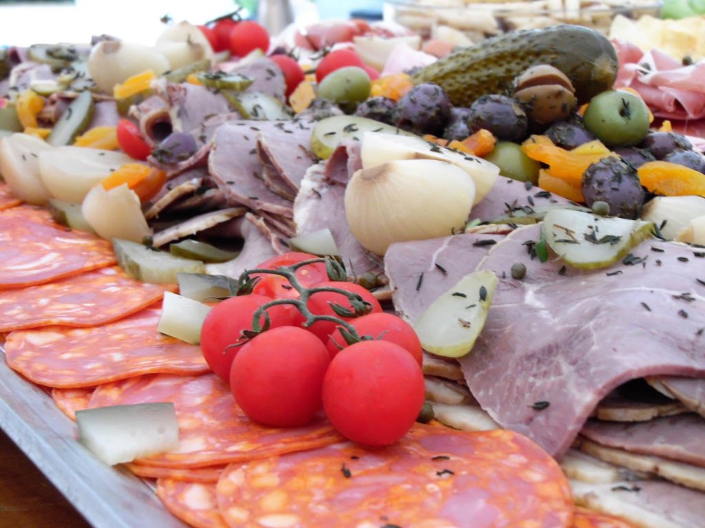 ClaretEvents's tweet image. Our meat platters are very popular with our happy clients #dorsetcaterer #outdoorcatering #partycatering #meatplatter #weddingcaterer
