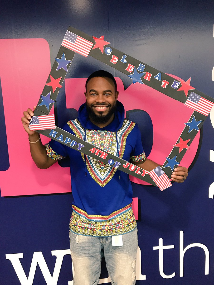 RogersDat2020's tweet photo. Fun at work #LifeatAtt #FourthofJuly2017 #Independenceday2017 @Memphis_CC @Mi60Memphis https://t.co/i4g2s1uPdU