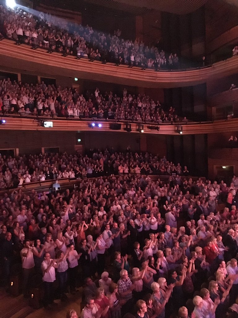 <a href="/FunnyGirl_UK/">Funny Girl Musical</a> And the well deserved ovation at the end too! 👏🏻🤓