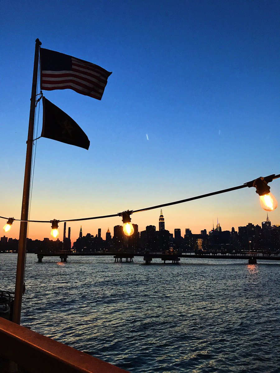 sendaguy's tweet photo. Happy #july4th ! How is everyone celebrating tonight? #greatlittleplacesnyc #sendaguynow @TheBrooklynBarg https://t.co/CSHJB9LTIP