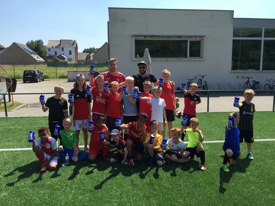 SVercarre9's tweet photo. Save the date 6/9/2917 ! 
Start Voetbaljeugdacademie schooljaar 2017-2018 https://t.co/hVPhQpulrR