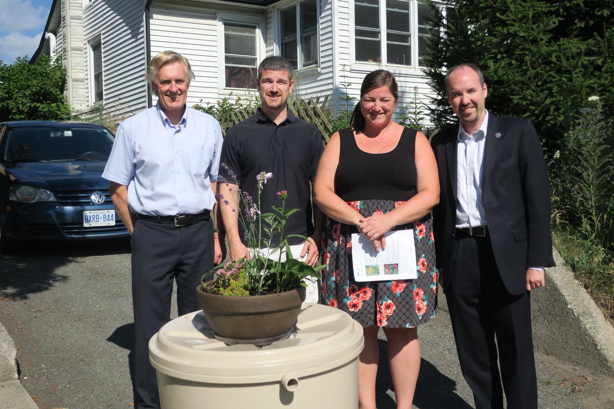UtilitiesKngstn's tweet photo. In #OurYear2016 we provided our 10,000th rain barrel! Learn more about our conservation efforts: https://t.co/8lT22EjuwY #ygk @MayorPaterson https://t.co/7YWZHEH0VR