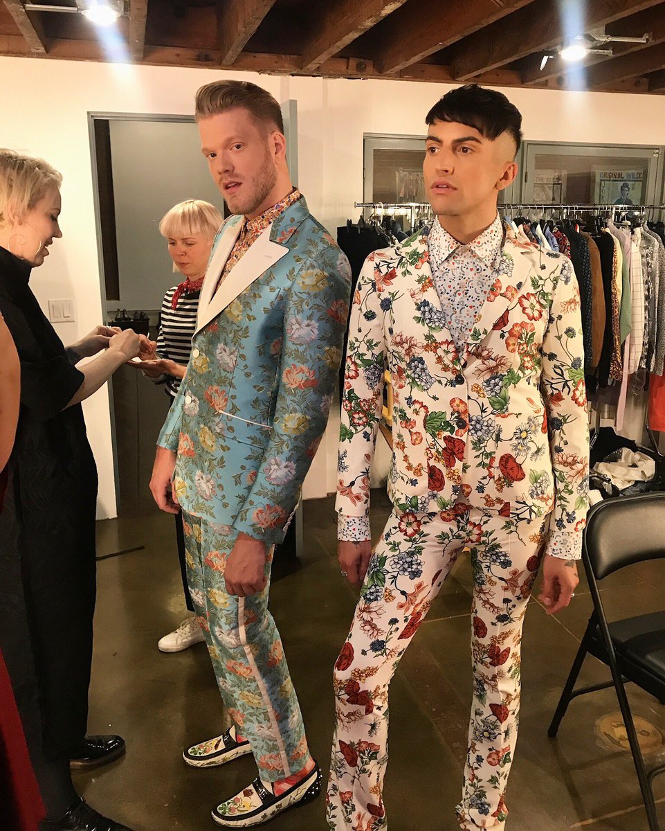 SUP3RFRUIT's tweet photo. Serving some lewks behind the scenes of our #IMAGINARYPARTIES video shoot!! Watch it here: https://t.co/dWGHB4dLVe #FUTUREFRIENDS https://t.co/kPzmicg3t9