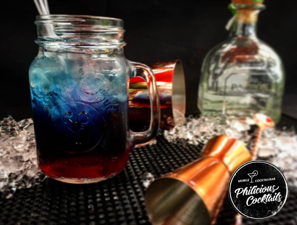 PhiliciousC's tweet photo. Happy Independence Day 🇺🇸#fourthofjuly #independenceday #philicious #cocktail #philiciouscocktails #barkeeper #bartender #copper #mixology https://t.co/HlA4Q4ZGFI