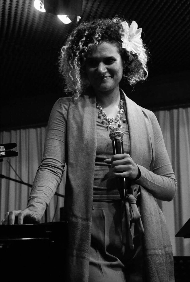 contrajazzymas's tweet photo. Con Flora Pasquet se celebraron los 8 años de The Music Village. #fotos @Lordoberman #jazz #Satélite https://t.co/a6QrwzPGPp