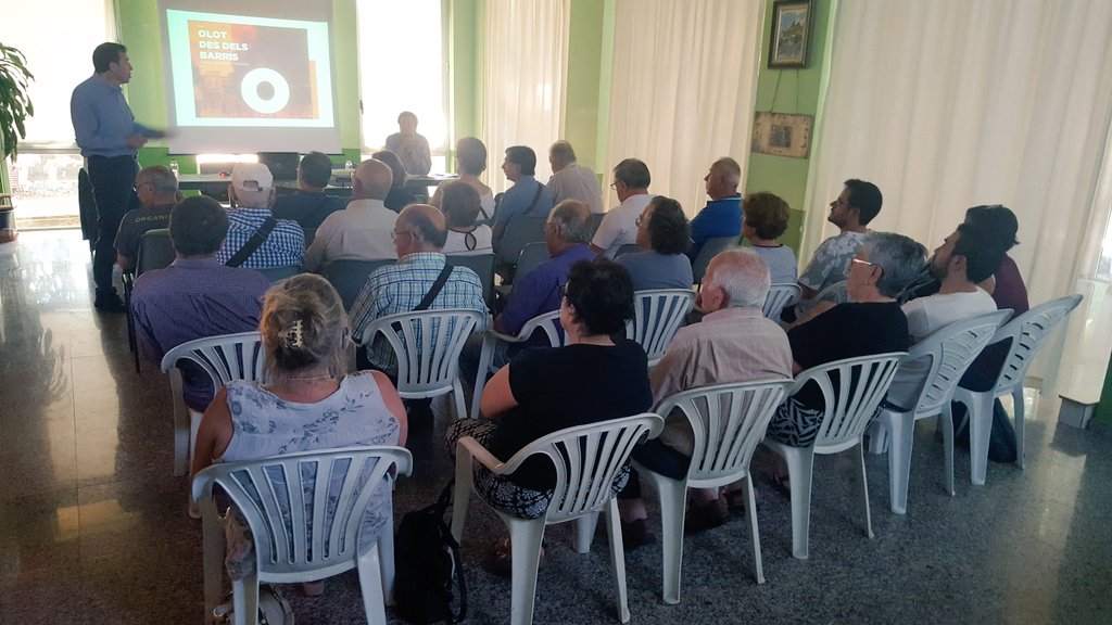 L'#Olot des dels barris. Avui Sant Roc i Pequín amb @PepBergaVayreda @EstanisVayreda <a href="/josepguix/">Josep Guix i Feixas</a>