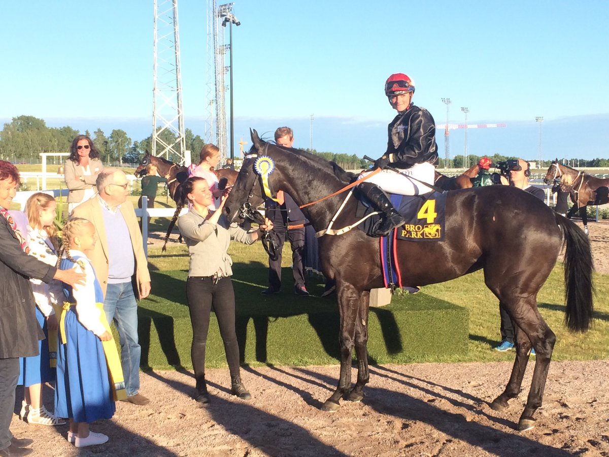 Katherine Ford (@kfordcailler) on Twitter photo Nouvelle victoire de Maryline Eon qui prend la tête du #LJTWC "sacré bleu" dixit <a href="/tommoracing/">Derek ‘Tommo’ Thompson</a> ! Nouvelle victoire de Maryline Eon qui prend la tête du #LJTWC "sacré bleu" dixit <a href="/tommoracing/">Derek ‘Tommo’ Thompson</a> !