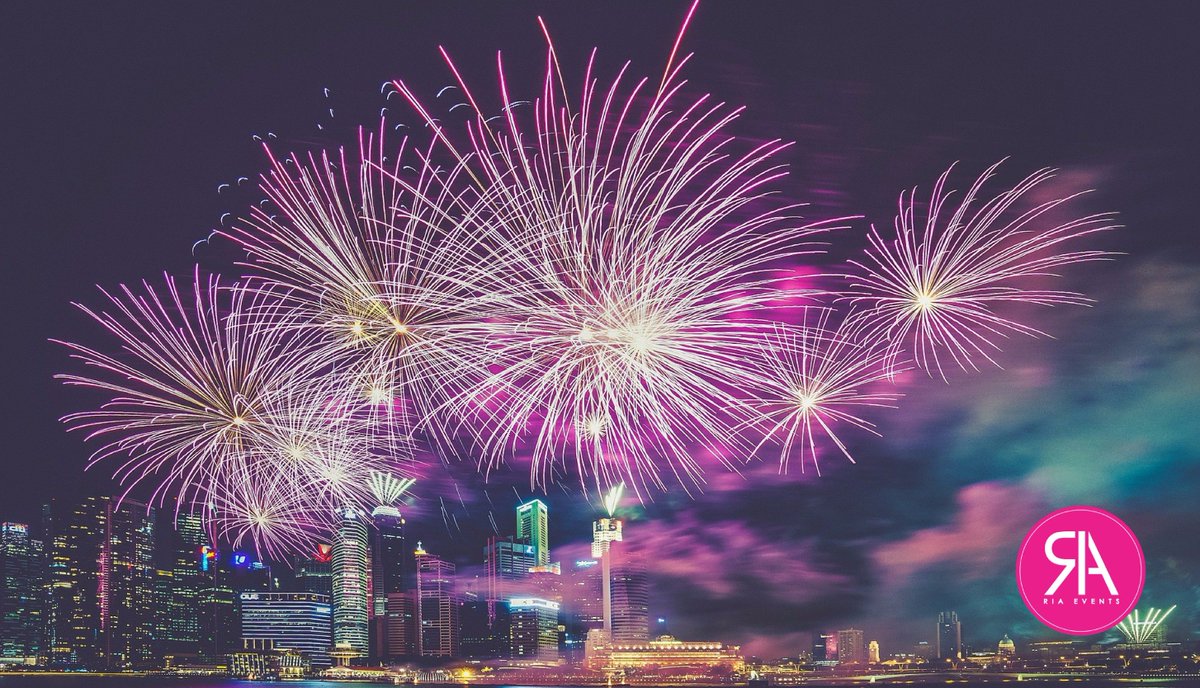 EventsWithRia's tweet image. Happy #JulyFourth everyone! Hosting an Independence Day party? Here's some festive cocktail recipes: instyle.com/home-decoratin… via @InStyle