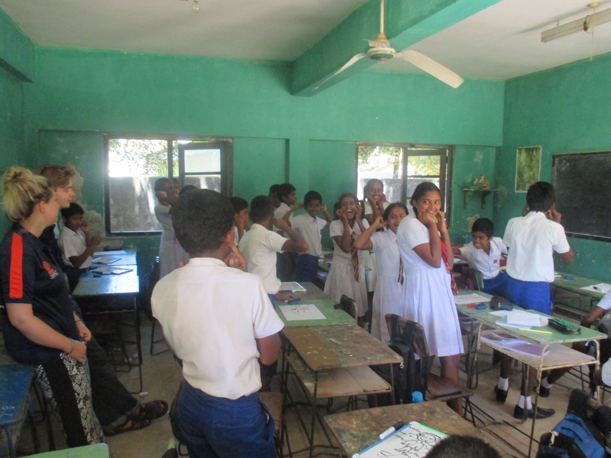 Teaching English in the School <a href="/FOGoodness/">Foundation of Goodness</a> <a href="/richuish/">Richard Huish College</a> <a href="/KushilFOG/">Kushil Gunasekera</a> #RHCsrilanka2017
