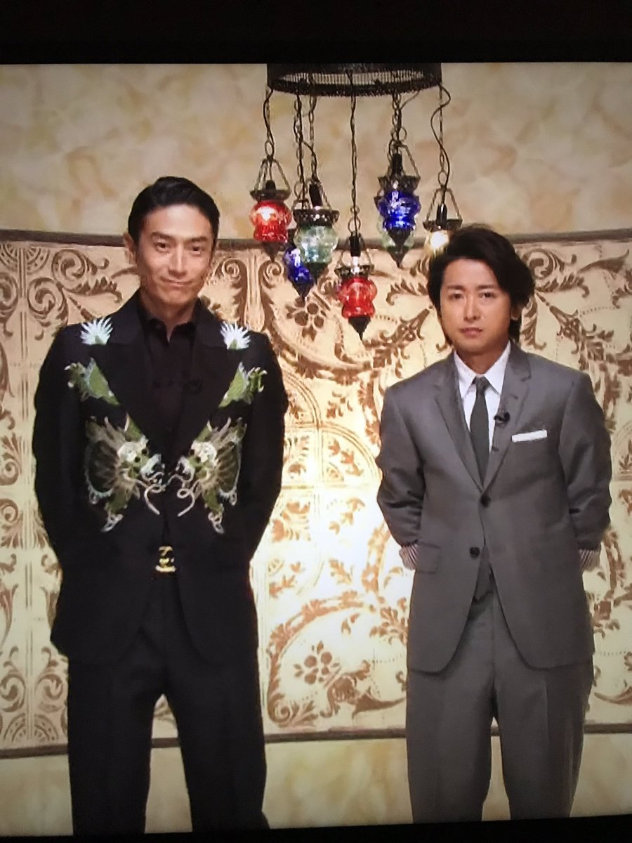 みさこ Twitterren 伊勢谷友介さんは芸大生時代にパリコレモデルしていただけあってスーツの着こなしも日本人離れした格好良さ 大ちゃんはおちついたシンプルなスーツなのが珍しいね 忍びの国 伊勢谷友介 大野智 夜会 みさこ Twitterren 伊勢谷友介さんは芸大生時代にパリコレモデルしていただけあってスーツの着こなしも日本人離れした格好良さ 大ちゃんはおちついたシンプルなスーツなのが珍しいね 忍びの国 伊勢谷友介 大野智 夜会