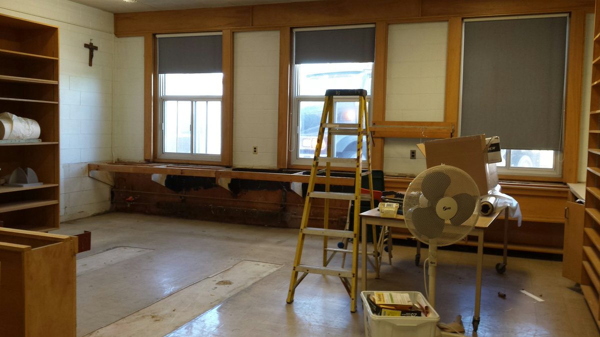 stjoesjaguars's tweet image. Day 2 of construction is underway @stjoesjaguars ! Mrs. Casey has things under control. #excitingchanges