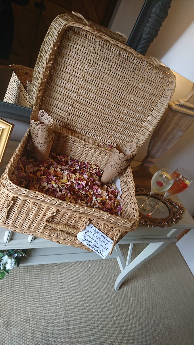 When #confetti is #picked and #dried by #family and #friends! We love the #personal touch.