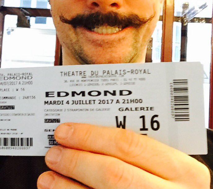 Depuis le temps que j'en entends parler de cette pièce. #edmond #deuxiemepremiere #merdeatous