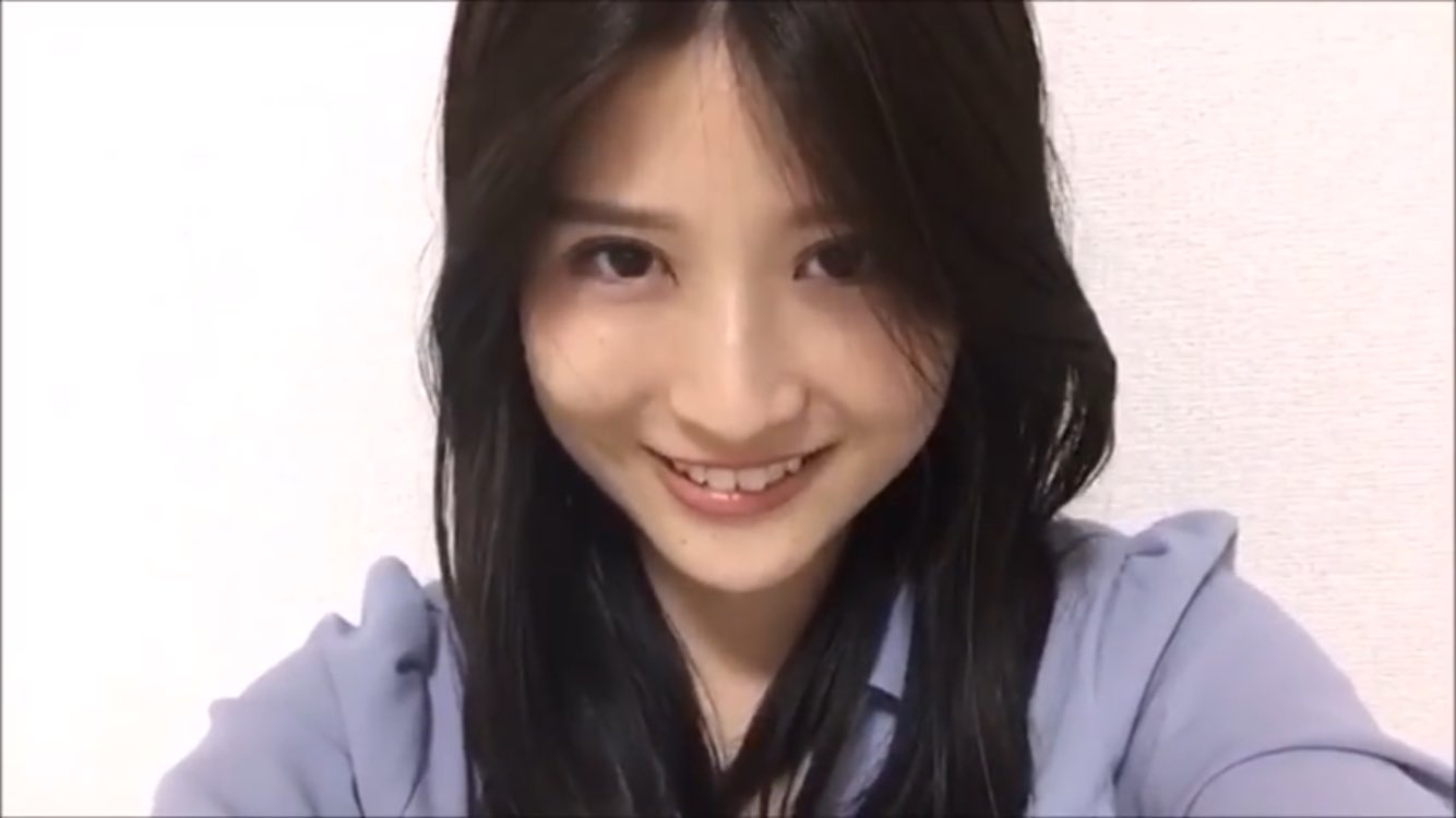 Aki アシタノワダイと言うyoutubeチャンネルの最初と最後に出てくる女性 まいさん めっちゃ可愛いですよね 調べてみると 気になってる人も多いようで正体もハッキリ分からないようですね だからこそ余計に気になるんですが 笑 アシタノワダイ