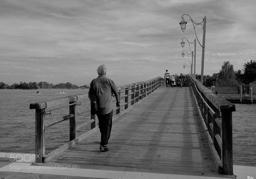 BoingTamarindo's tweet photo. oldman: https://t.co/SsJ8i0FGf1