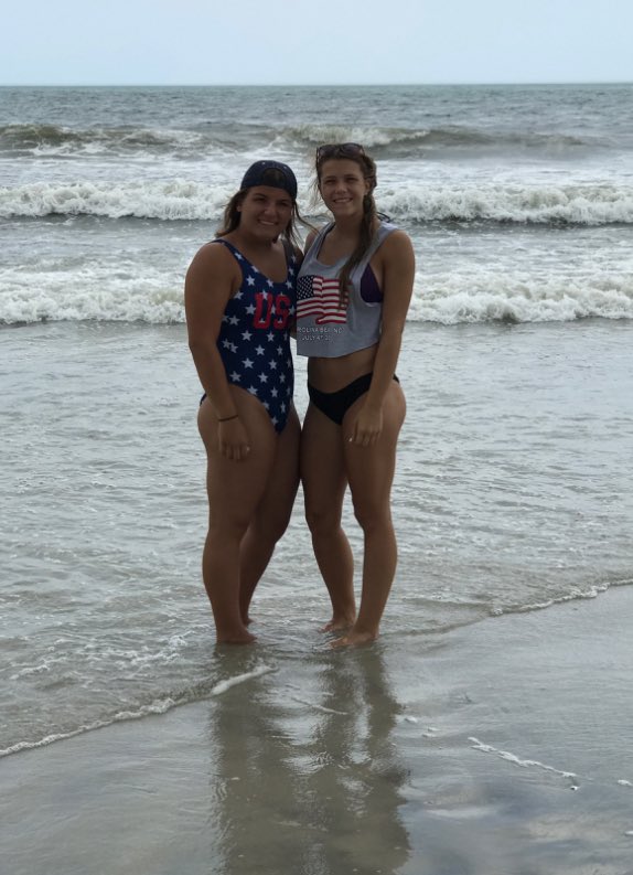 KatieRago's tweet photo. Happy Fourth of July from my fellow American friends and I. Try to be more patriotic than me, I bet you can't๐บ๐ธ #AbeRocks #GodBlessAmerica https://t.co/hsDMH84tYG