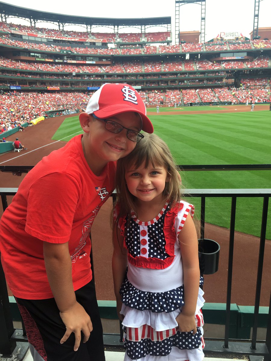 bsldrone's tweet photo. ⚾️🇺🇸⚾️Enjoying the 4th of July at Busch Stadium! ⚾️🇺🇸⚾️#gocards #cardsfangram https://t.co/9k483nCEf7