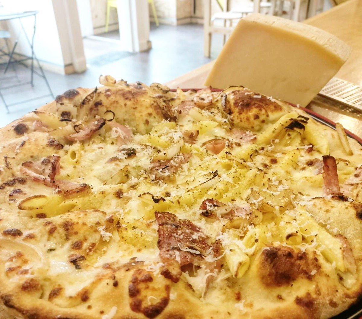 Last chance tonight to taste this amazing Carbonara Pasta Pizza 👊🏼💥⚡️Have it delivered through our app or collect in store. Open from 4pm