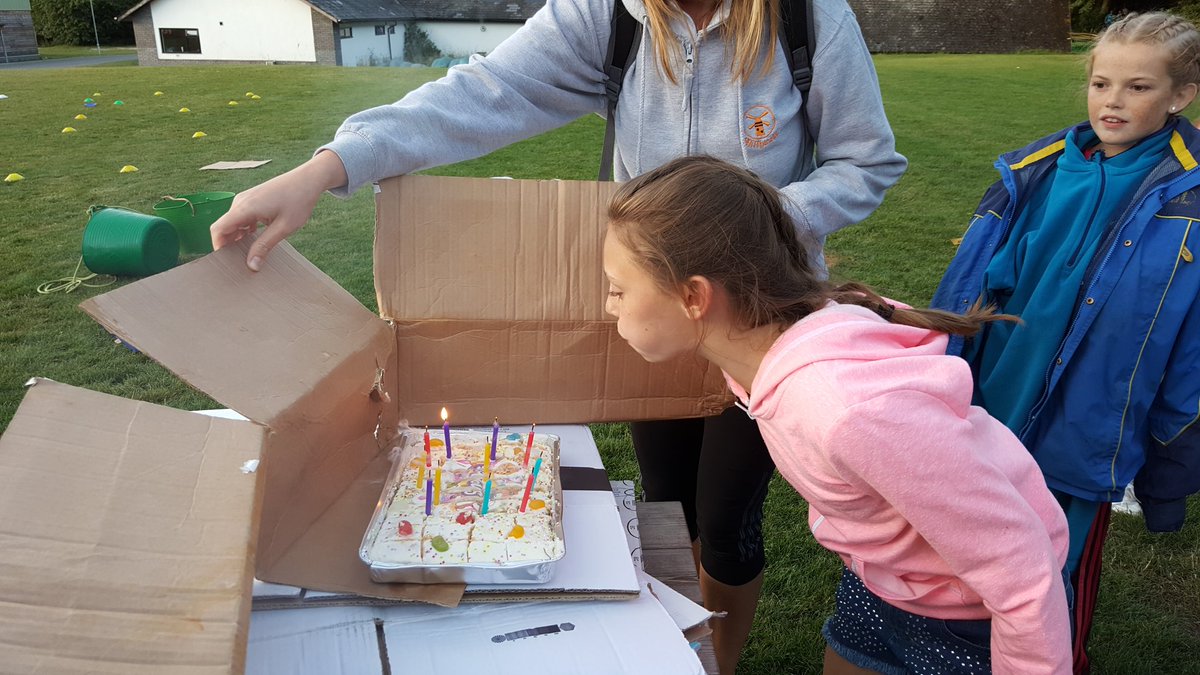 MillhousePri's tweet photo. Happy birthday girls!🎂🎉🎈 https://t.co/7sTK75c5ns