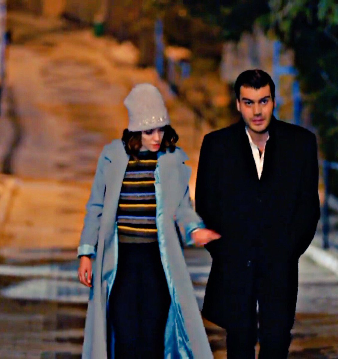 <a href="/sevkatyerimdarp/">Şevkat</a> elli krş ver lan titrek #balatlıesininthehouse #EsŞev